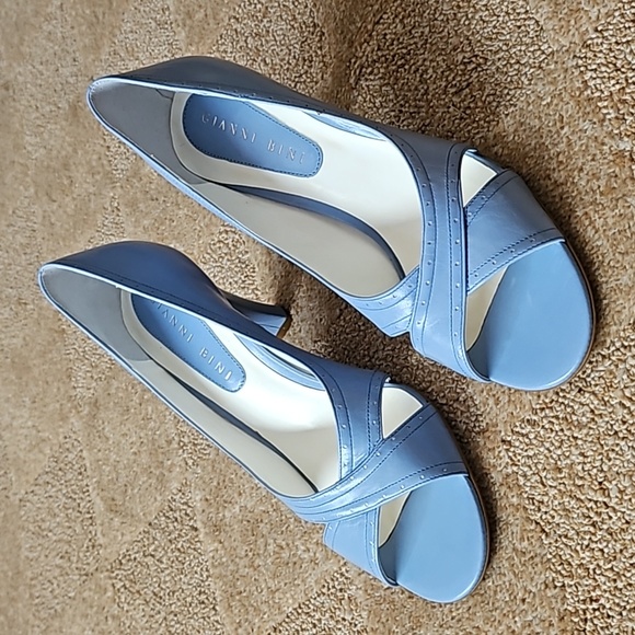Gianni Bini Heels Womens 7.5 Blue Leather Slip On Peep Toe - Picture 1 of 8